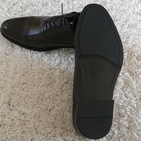 Kenneth Cole Reaction Shoes. - Picture 3 of 6